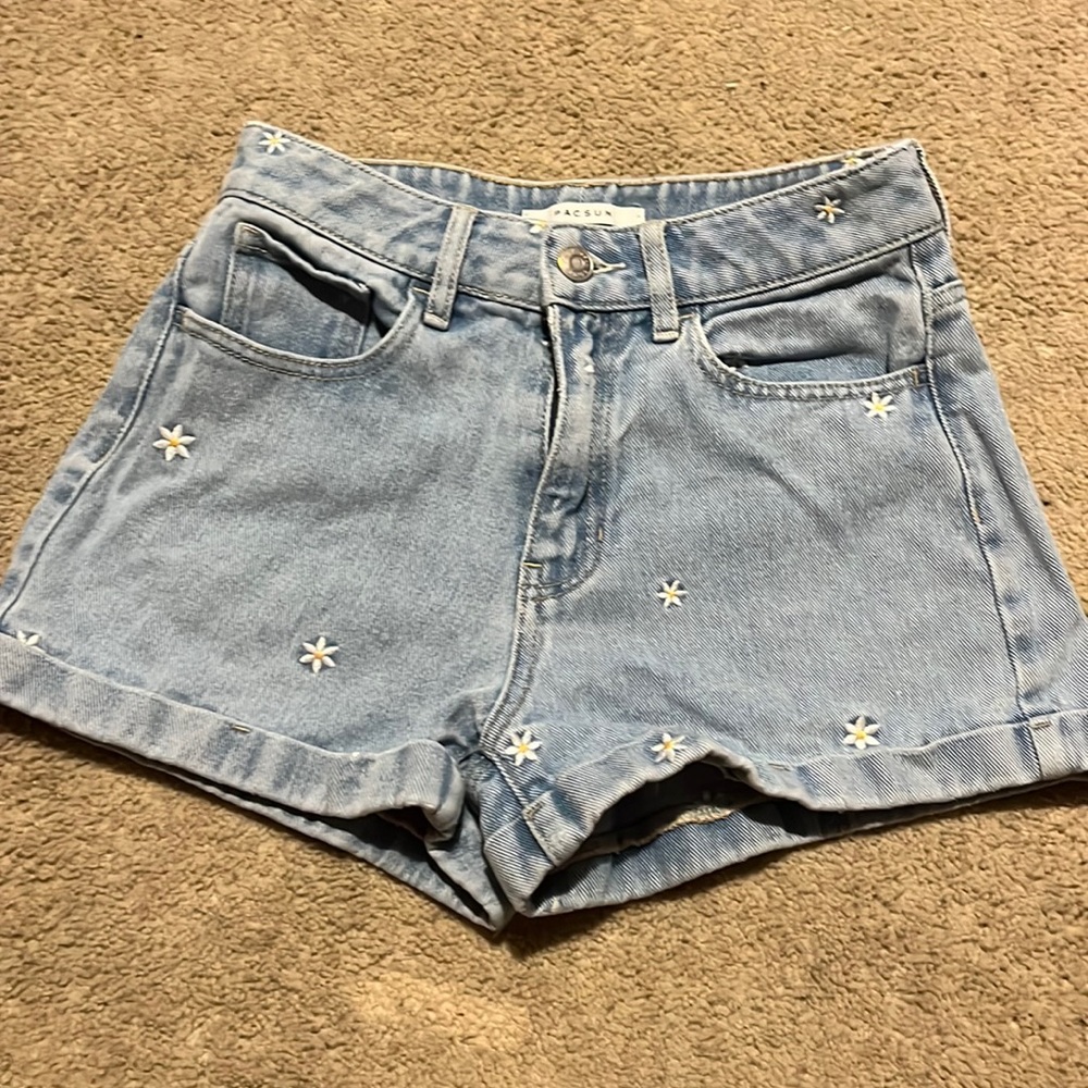 pacsun blue daisy mom shorts